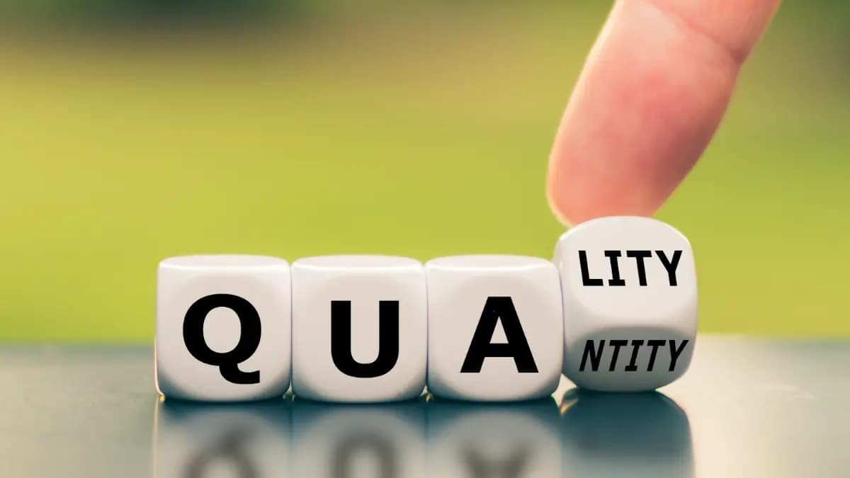 Why a Good AI Chatbot Beats an Army of Agents During Sales